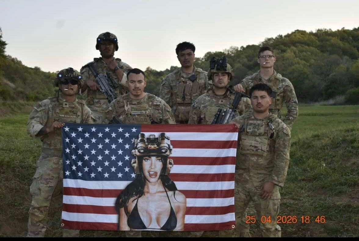 MEGAN FOX AMERICAN FLAG Notinregs MEGAN FOX AMERICAN FLAG Notinregs